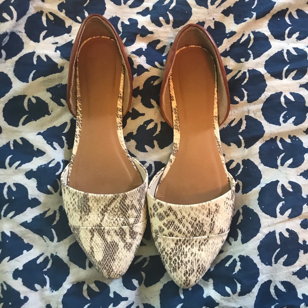 DV Dolce Vita reptile and tan flats size 8